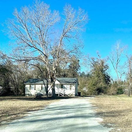 3 Bed 2 Bath House, Quiet & Downtown Smart Tvs In All Rooms, Whole House To Yourself Havelock Exterior photo
